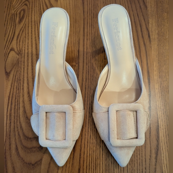 Fericzot Shoes - Cream Mules with Buckle, Size 7.5